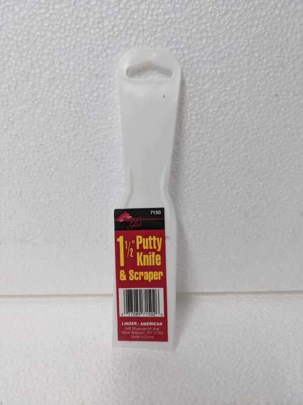 A one and half inch putty knife